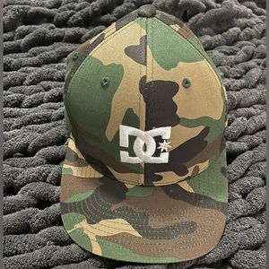 DC Cap Star 2 Camo/White Flexfit, Size S/M